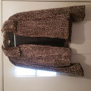 Painted Pony Women's animal printed faux fur size xl